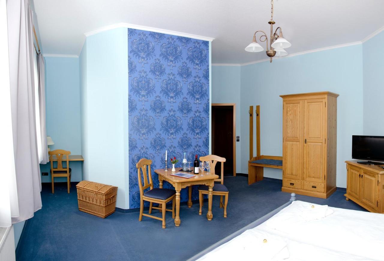 Hotel & Restaurant Haus Am See Locknitz ภายนอก รูปภาพ