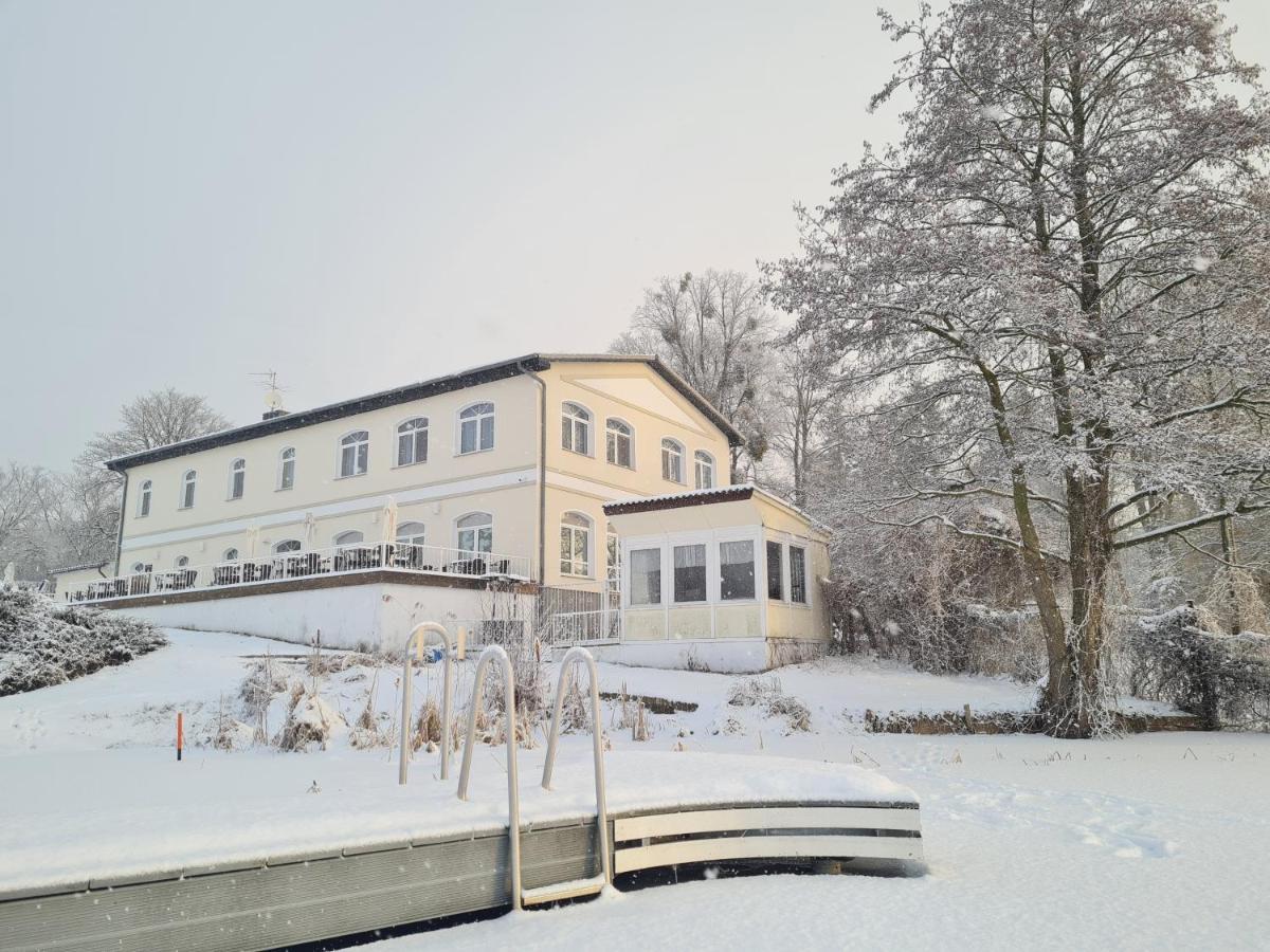 Hotel & Restaurant Haus Am See Locknitz ภายนอก รูปภาพ