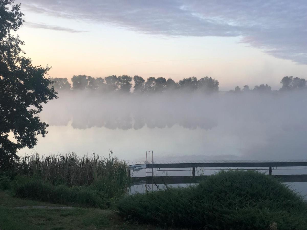 Hotel & Restaurant Haus Am See Locknitz ภายนอก รูปภาพ