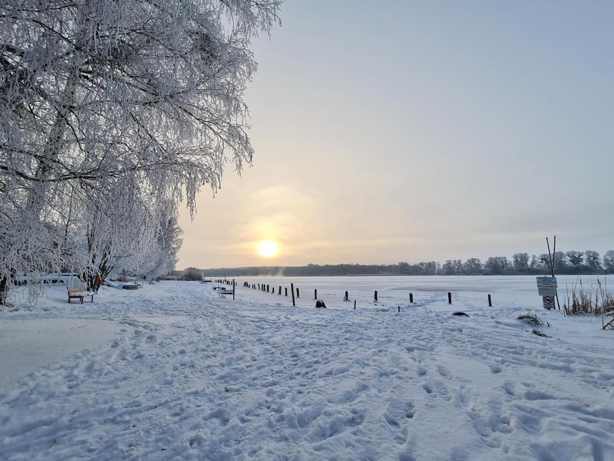 Hotel & Restaurant Haus Am See Locknitz ภายนอก รูปภาพ