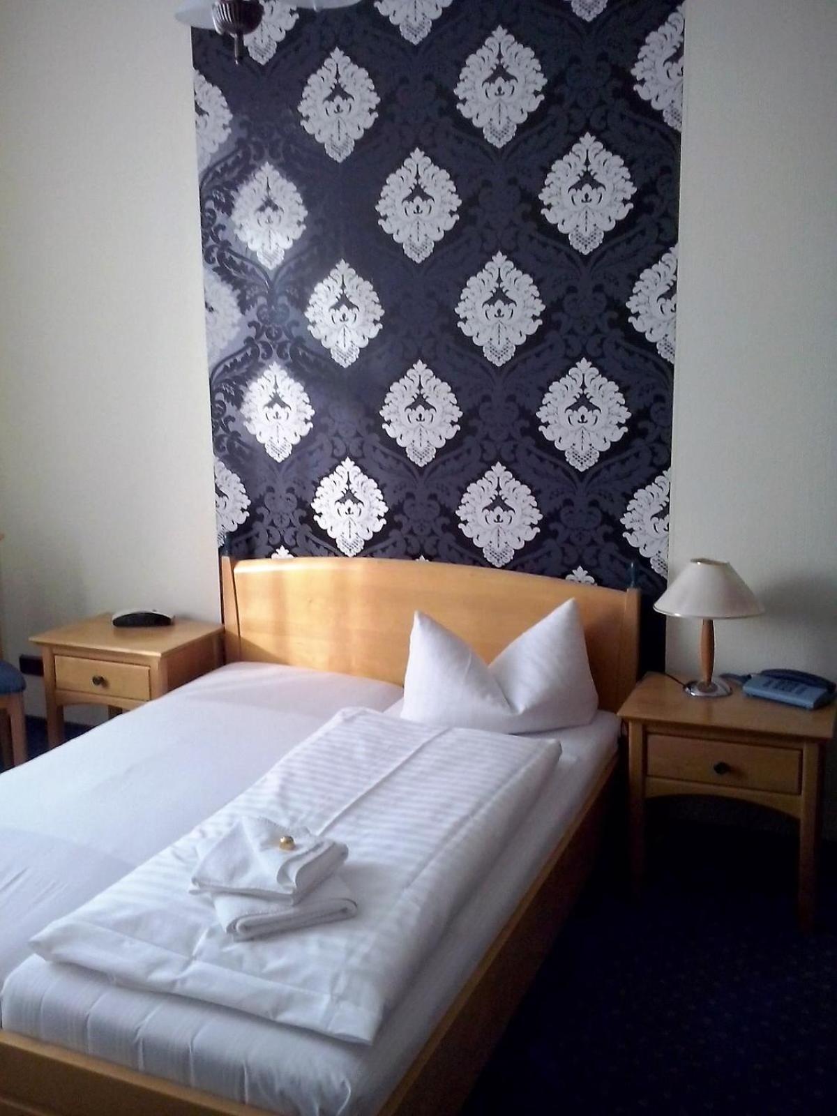 Hotel & Restaurant Haus Am See Locknitz ภายนอก รูปภาพ