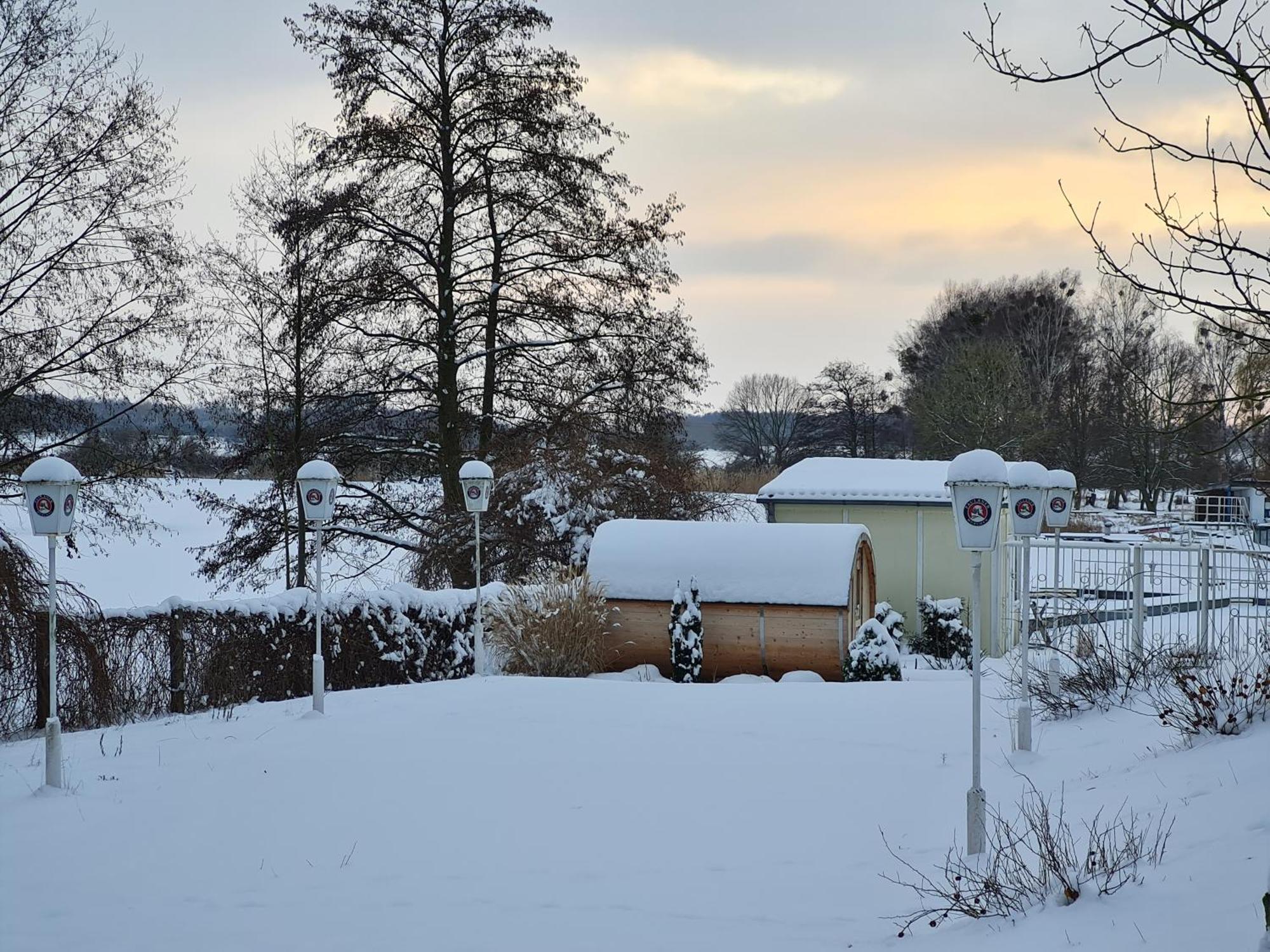 Hotel & Restaurant Haus Am See Locknitz ภายนอก รูปภาพ
