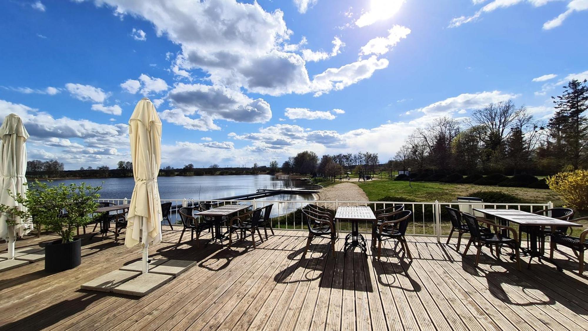 Hotel & Restaurant Haus Am See Locknitz ภายนอก รูปภาพ