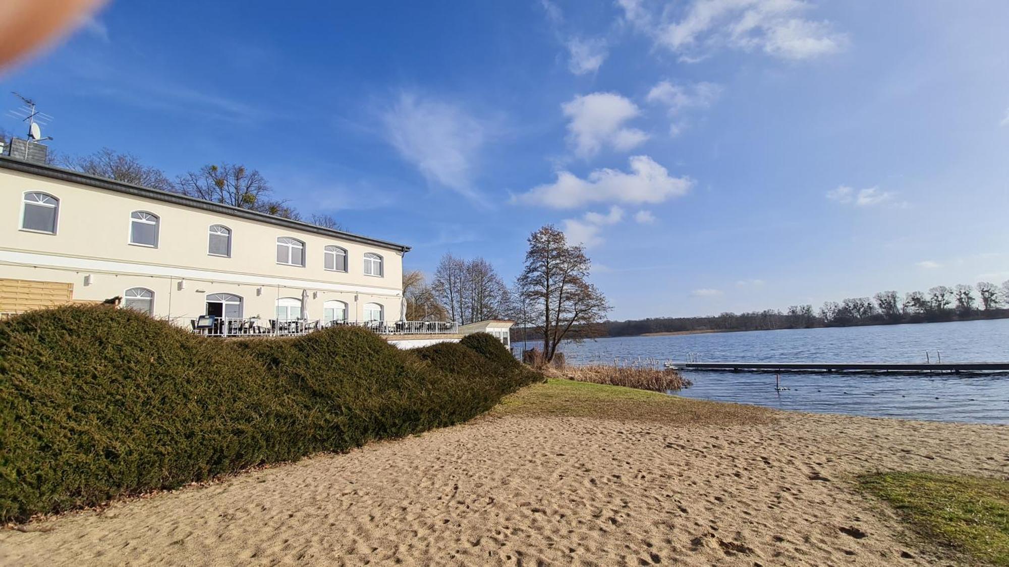 Hotel & Restaurant Haus Am See Locknitz ภายนอก รูปภาพ