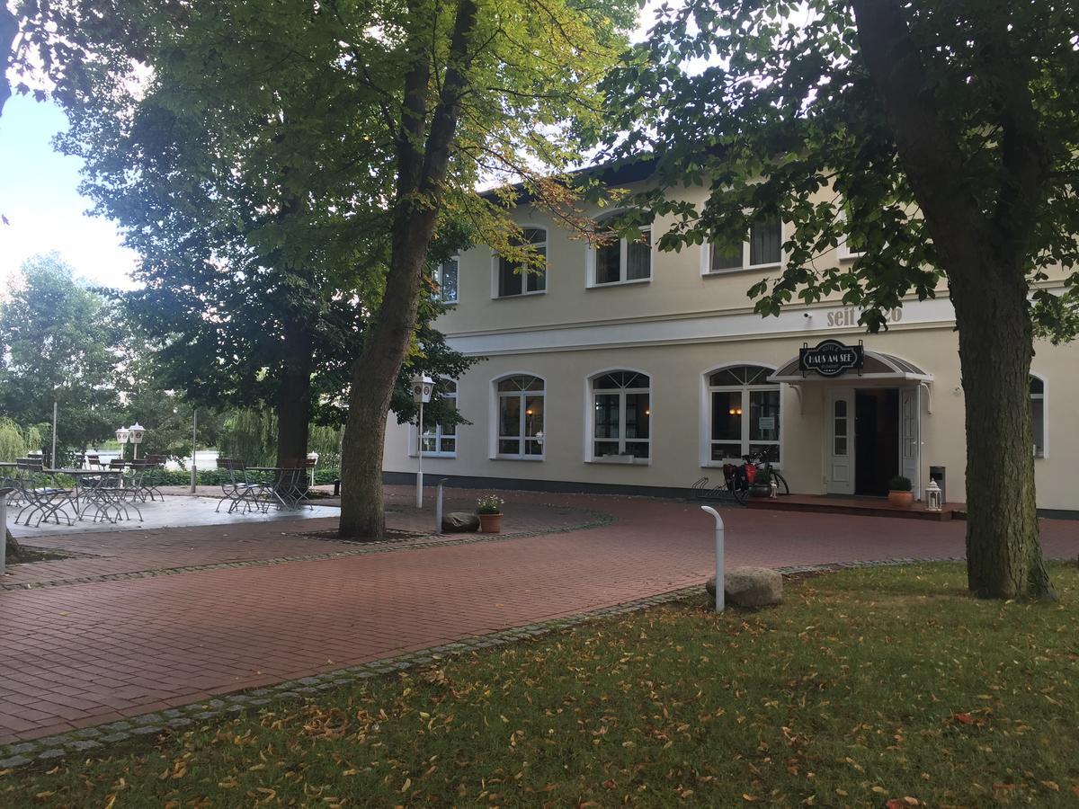 Hotel & Restaurant Haus Am See Locknitz ภายนอก รูปภาพ