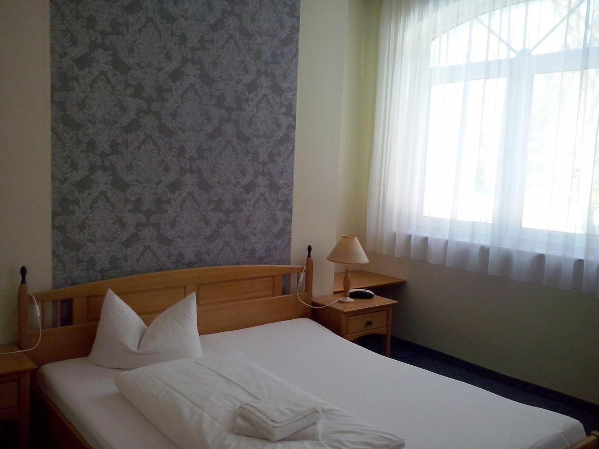 Hotel & Restaurant Haus Am See Locknitz ภายนอก รูปภาพ