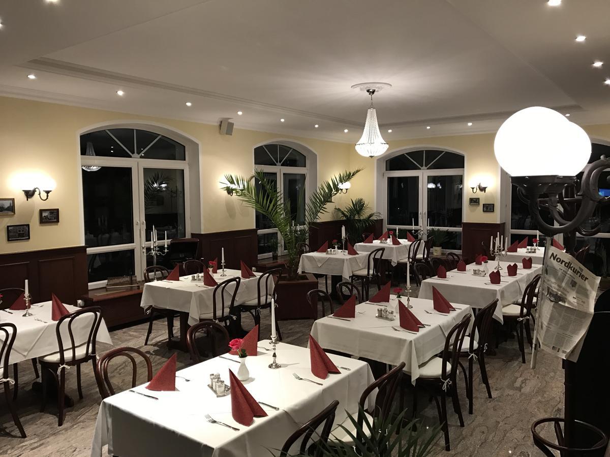 Hotel & Restaurant Haus Am See Locknitz ภายนอก รูปภาพ