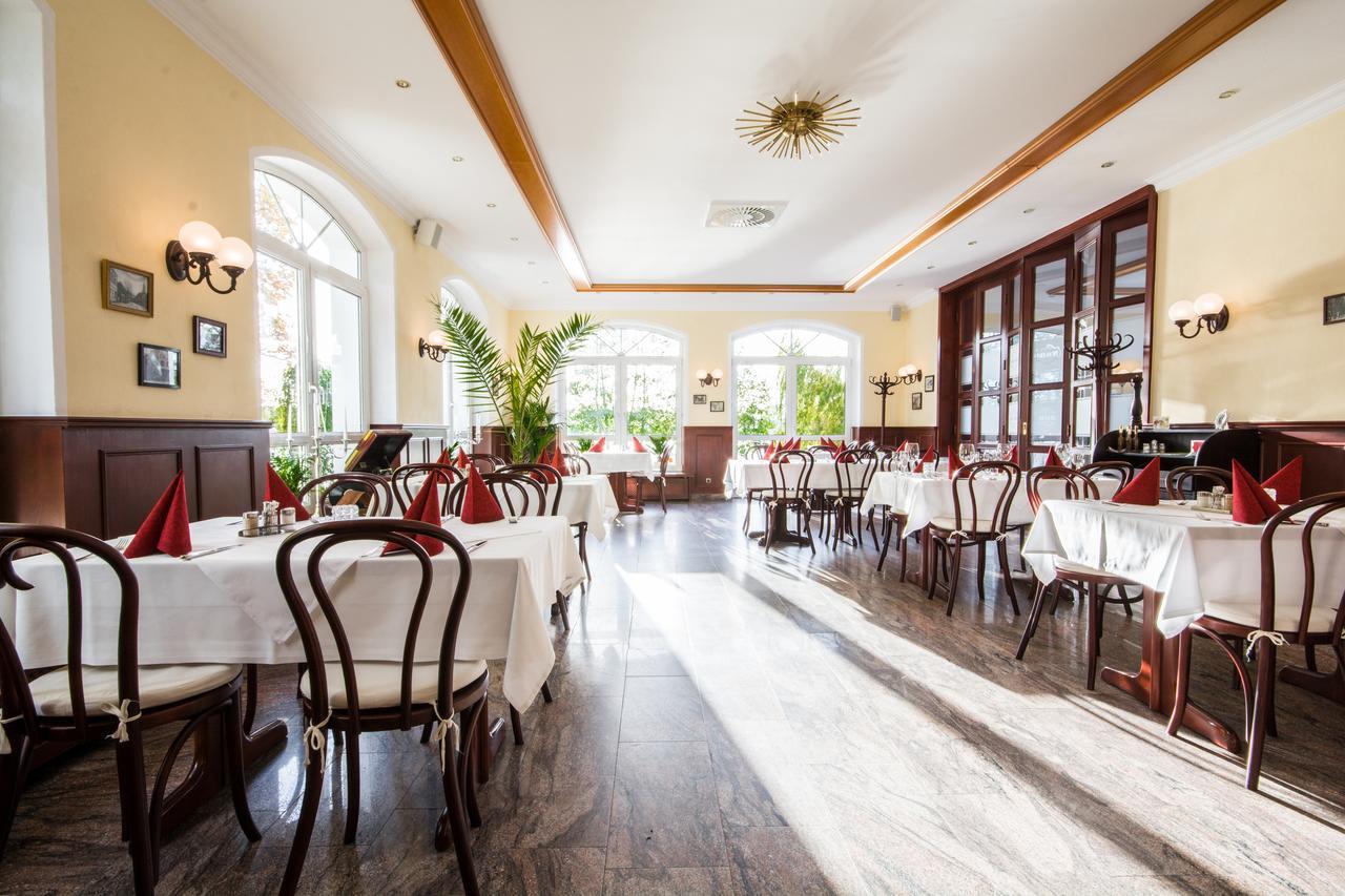 Hotel & Restaurant Haus Am See Locknitz ภายนอก รูปภาพ