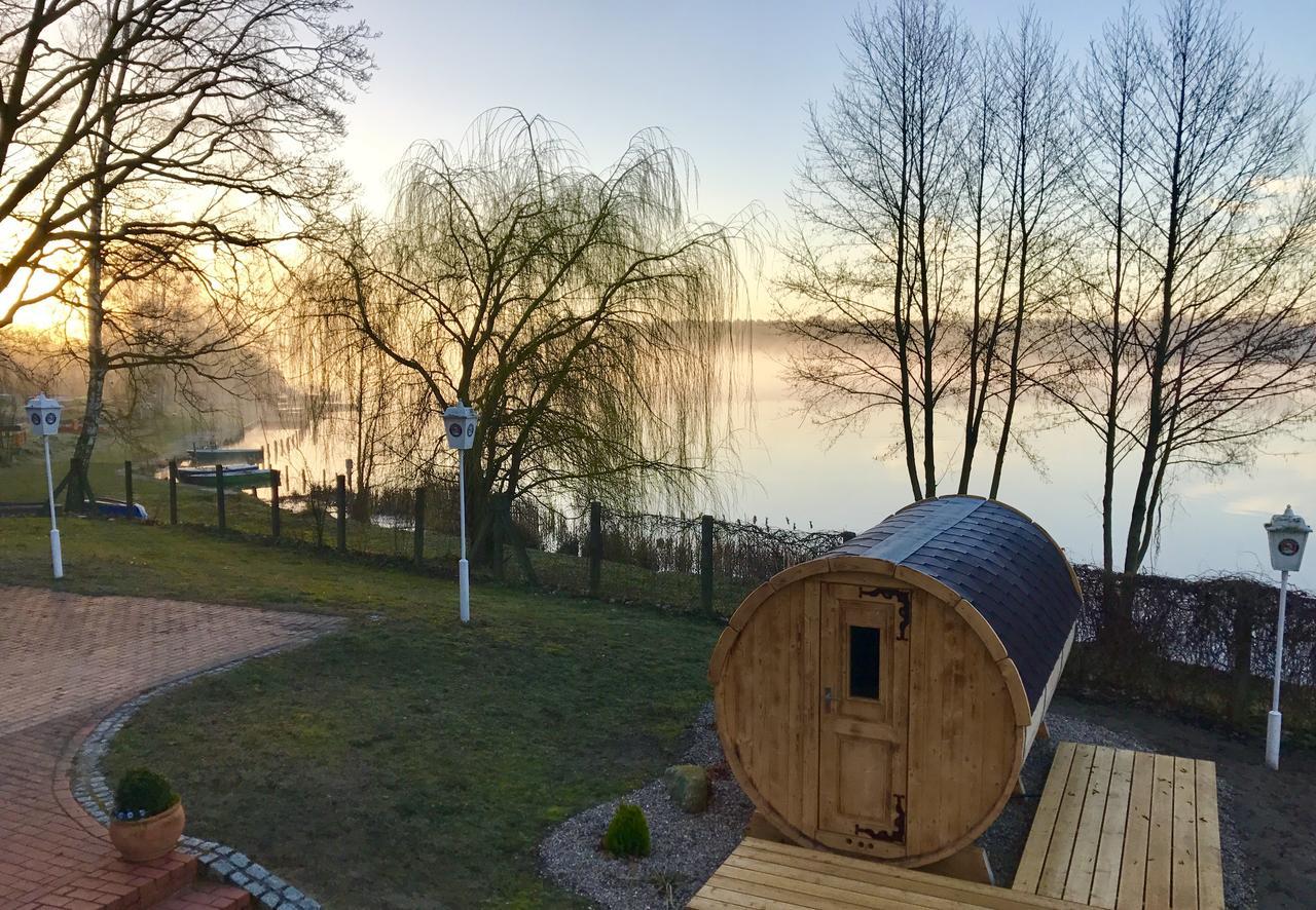 Hotel & Restaurant Haus Am See Locknitz ภายนอก รูปภาพ