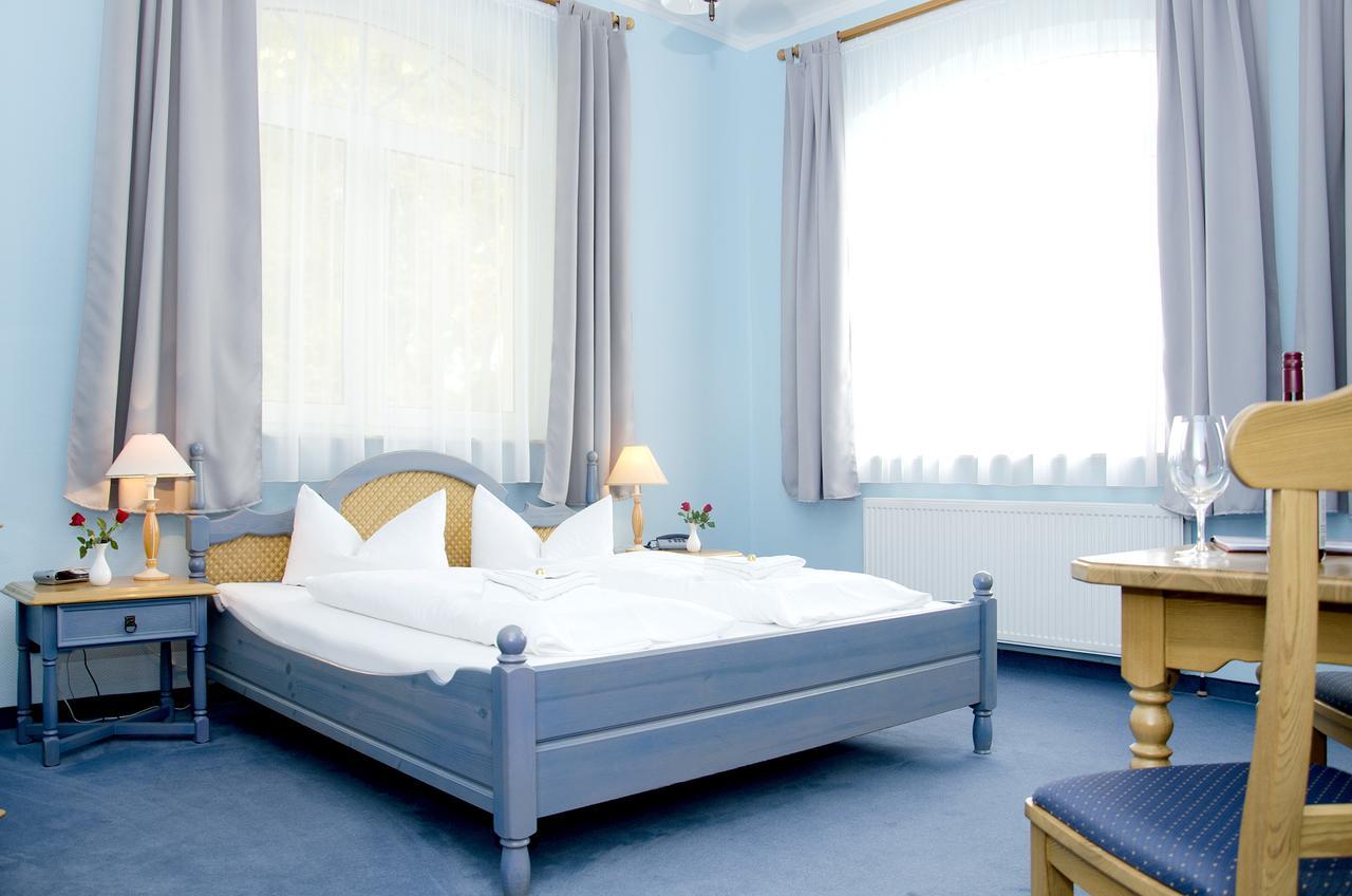 Hotel & Restaurant Haus Am See Locknitz ภายนอก รูปภาพ