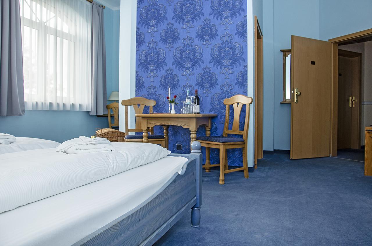 Hotel & Restaurant Haus Am See Locknitz ภายนอก รูปภาพ