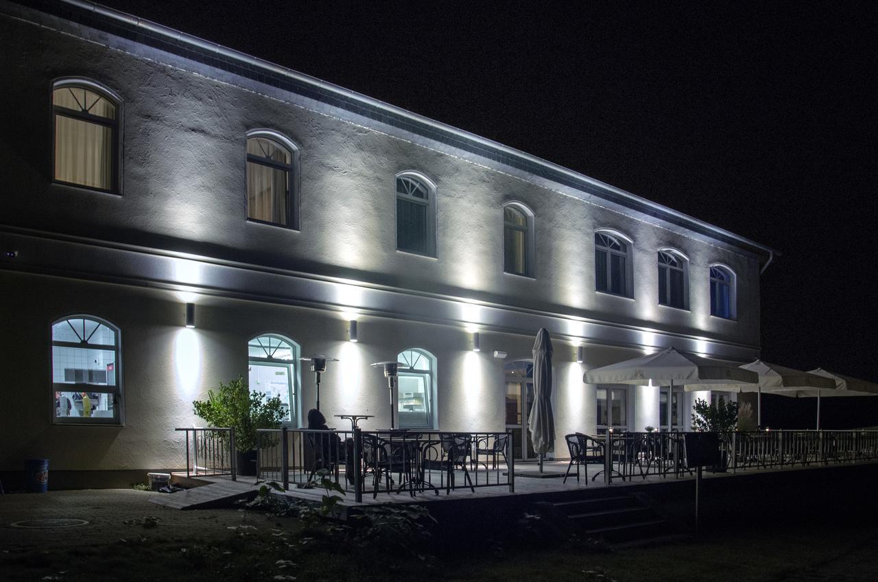 Hotel & Restaurant Haus Am See Locknitz ภายนอก รูปภาพ
